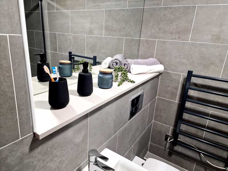 vista-square-studio-bathroom